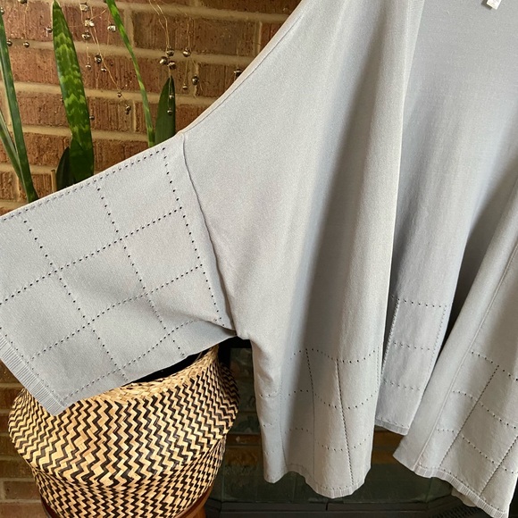 NWOT WynneLayers Pale Blue Knit Mirage Topper, Size XL - Picture 5 of 8